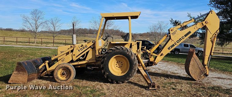 image for item NP9273 Ford 555A  backhoe