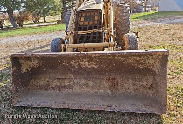 image for item NP9273 Ford 555A  backhoe