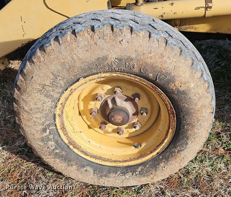 image for item NP9273 Ford 555A  backhoe