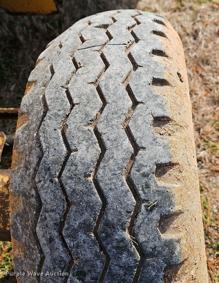 image for item NP9273 Ford 555A  backhoe