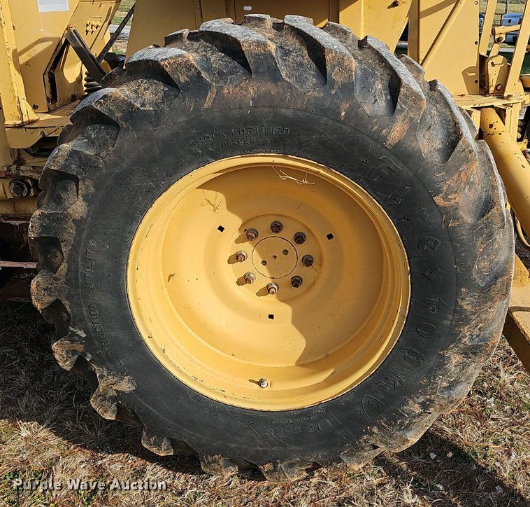 image for item NP9273 Ford 555A  backhoe