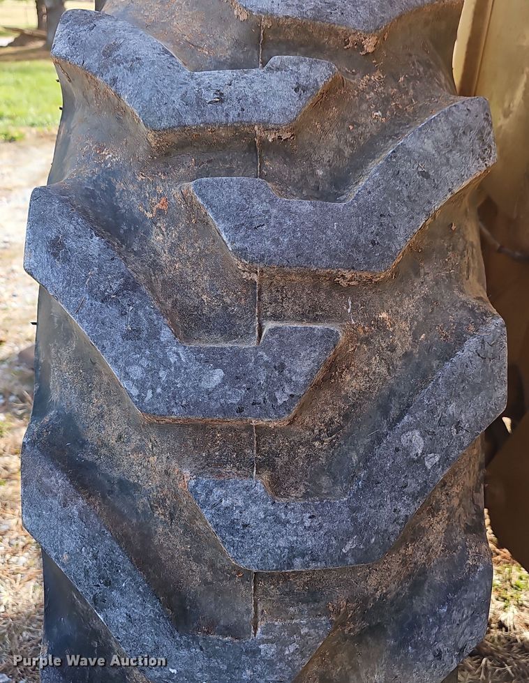 image for item NP9273 Ford 555A  backhoe