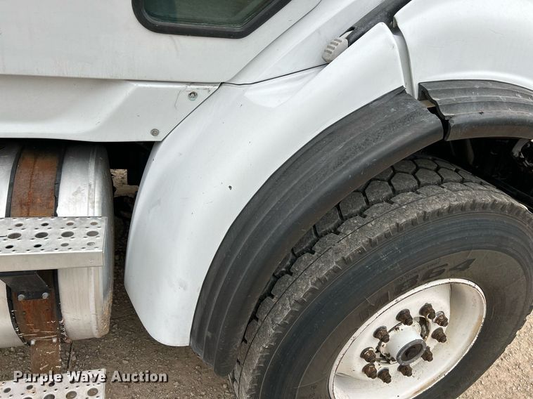 image for item NR9294 2005 Sterling LT9500  crane truck