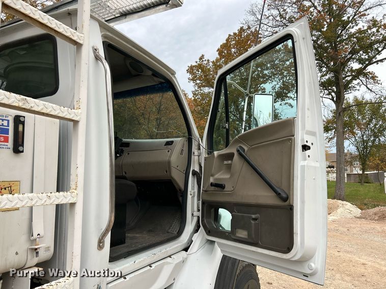 image for item NR9294 2005 Sterling LT9500  crane truck