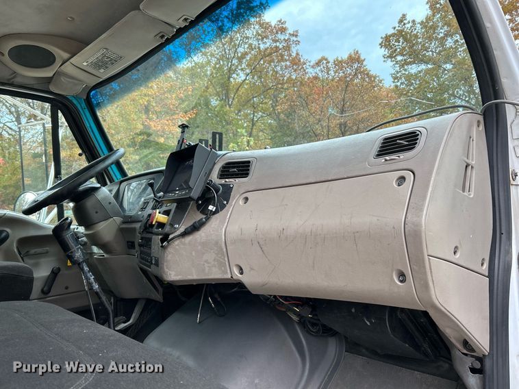 image for item NR9294 2005 Sterling LT9500  crane truck