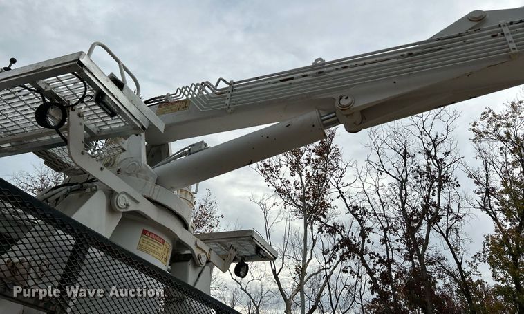 image for item NR9294 2005 Sterling LT9500  crane truck