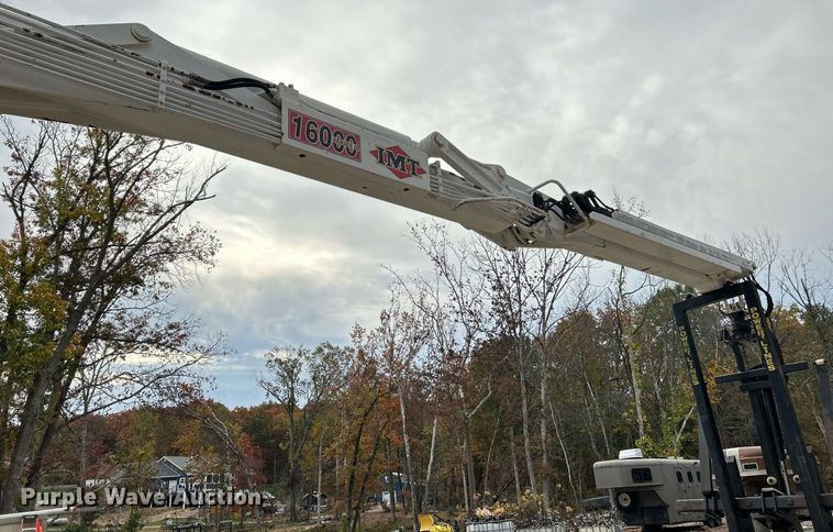 image for item NR9294 2005 Sterling LT9500  crane truck