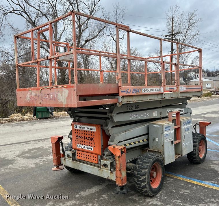 image for item NR9476 2001 Skyjack SJ8841  scissor lift