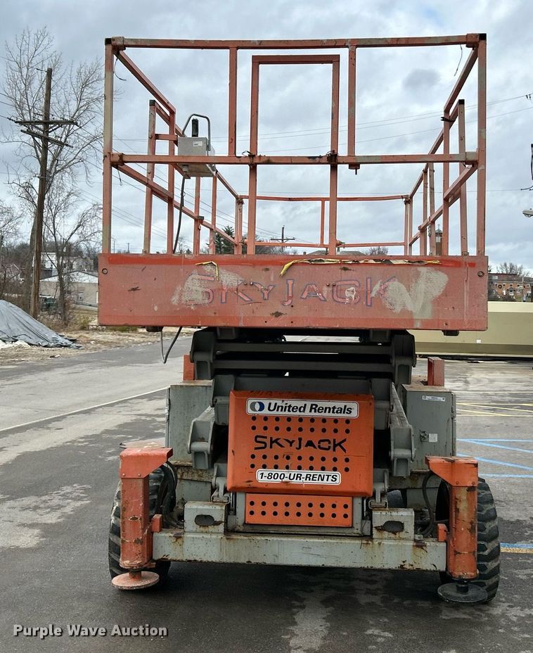 image for item NR9476 2001 Skyjack SJ8841  scissor lift