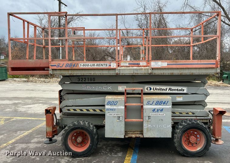 image for item NR9476 2001 Skyjack SJ8841  scissor lift