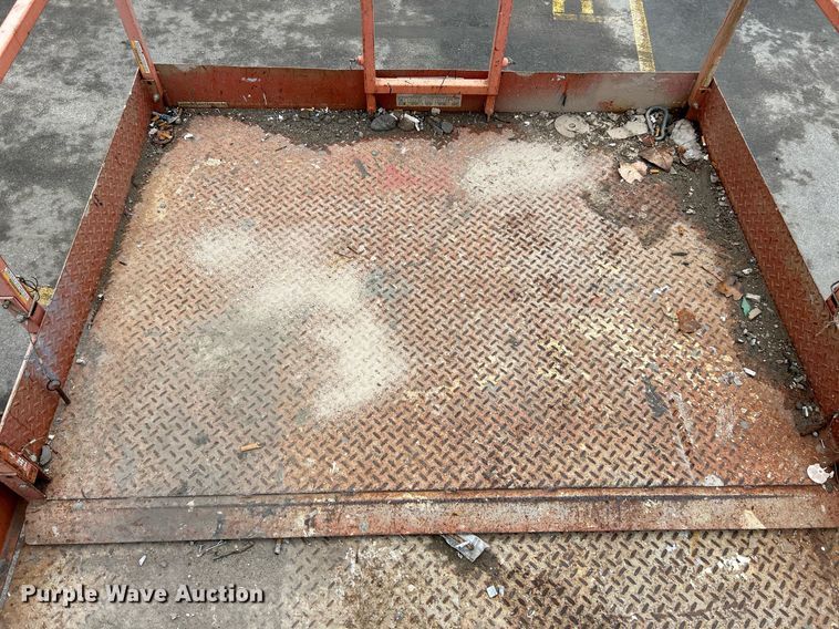 image for item NR9476 2001 Skyjack SJ8841  scissor lift