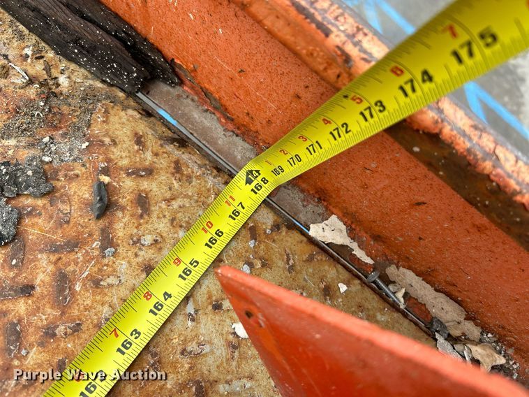 image for item NR9476 2001 Skyjack SJ8841  scissor lift