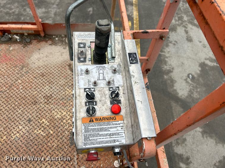 image for item NR9476 2001 Skyjack SJ8841  scissor lift