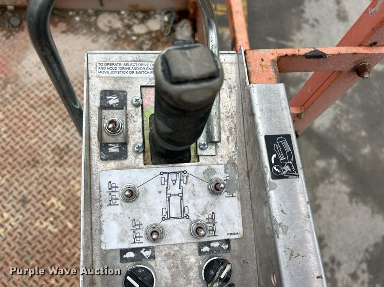 image for item NR9476 2001 Skyjack SJ8841  scissor lift