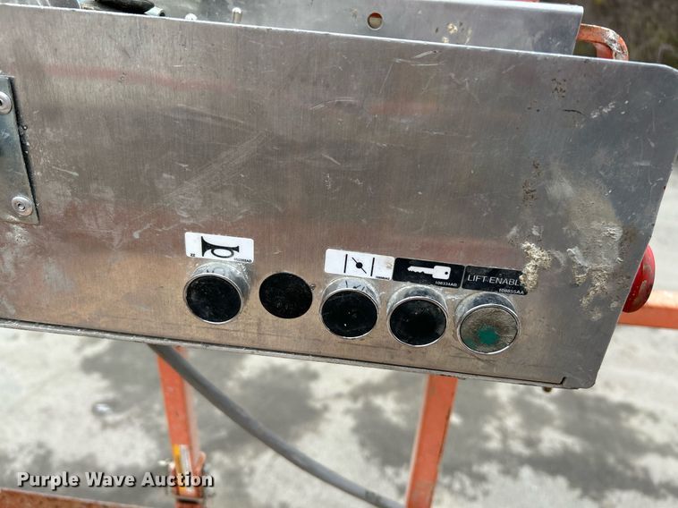 image for item NR9476 2001 Skyjack SJ8841  scissor lift