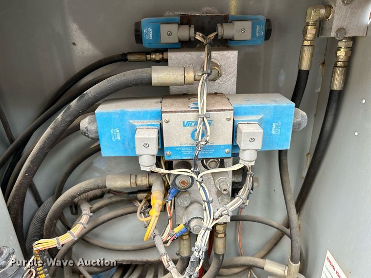 image for item NR9476 2001 Skyjack SJ8841  scissor lift