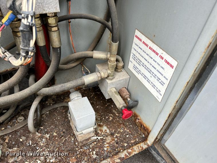 image for item NR9476 2001 Skyjack SJ8841  scissor lift