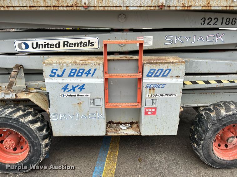 image for item NR9476 2001 Skyjack SJ8841  scissor lift