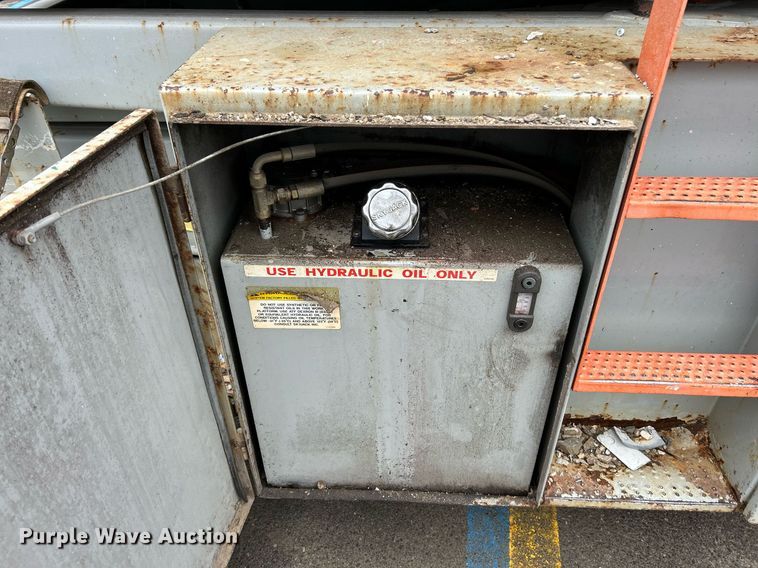 image for item NR9476 2001 Skyjack SJ8841  scissor lift