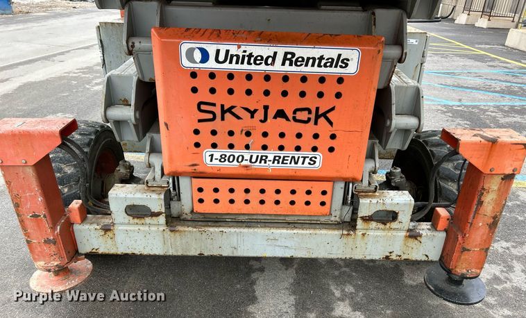 image for item NR9476 2001 Skyjack SJ8841  scissor lift