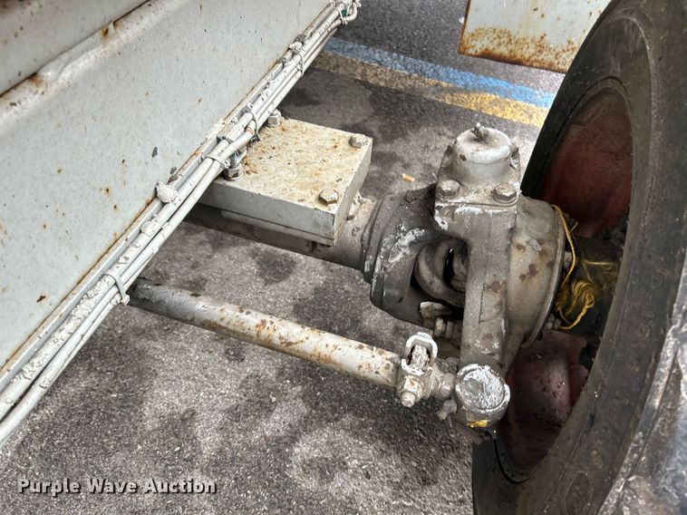 image for item NR9476 2001 Skyjack SJ8841  scissor lift