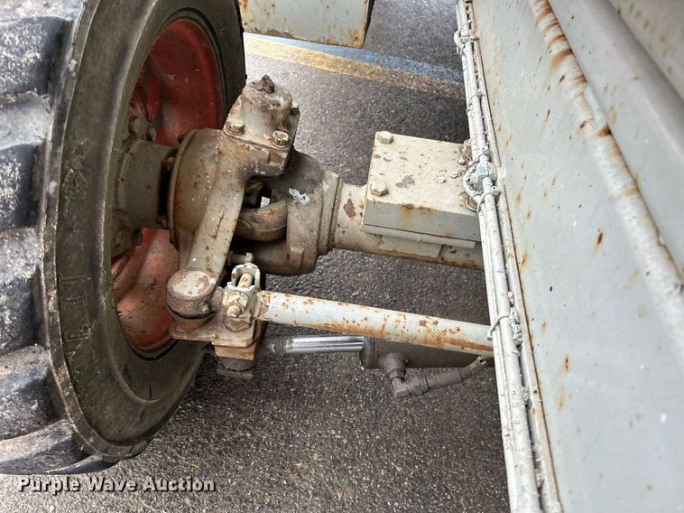 image for item NR9476 2001 Skyjack SJ8841  scissor lift