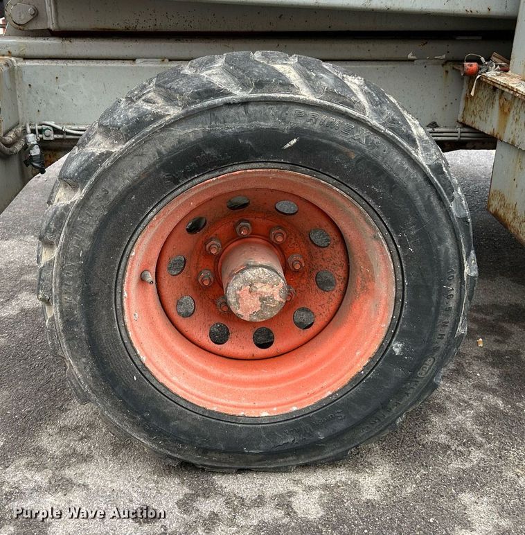 image for item NR9476 2001 Skyjack SJ8841  scissor lift