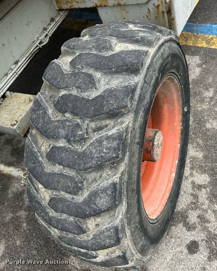 image for item NR9476 2001 Skyjack SJ8841  scissor lift