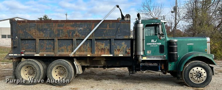 image for item NR9479 1984 Freightliner FLC  dump truck