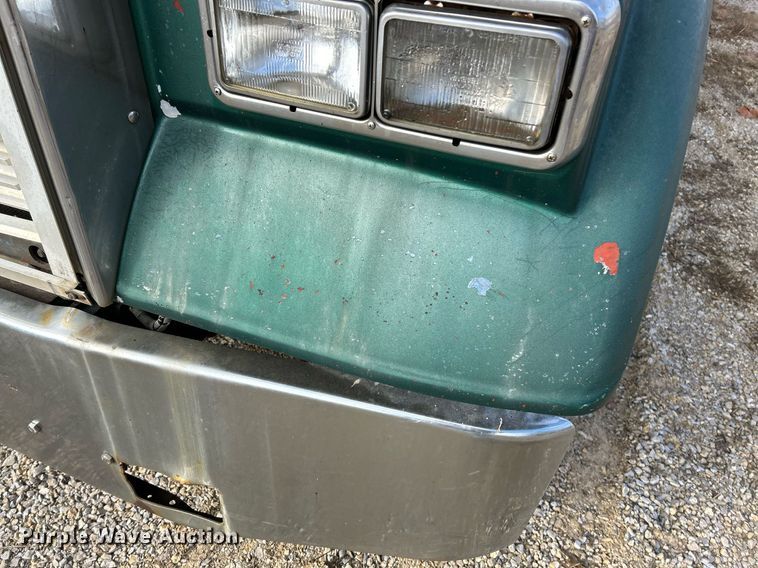 image for item NR9479 1984 Freightliner FLC  dump truck