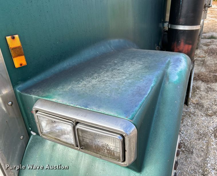 image for item NR9479 1984 Freightliner FLC  dump truck