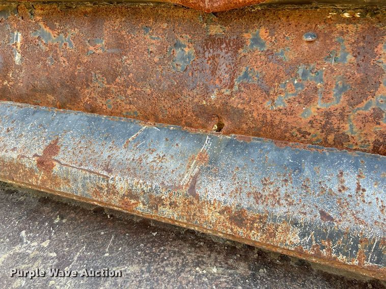 image for item NR9479 1984 Freightliner FLC  dump truck