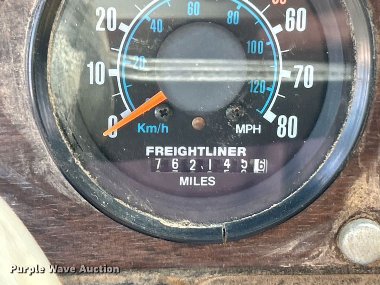 image for item NR9479 1984 Freightliner FLC  dump truck