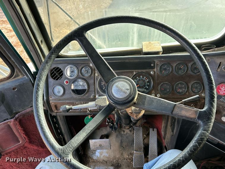 image for item NR9479 1984 Freightliner FLC  dump truck