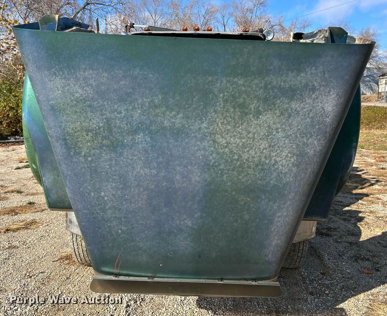 image for item NR9479 1984 Freightliner FLC  dump truck