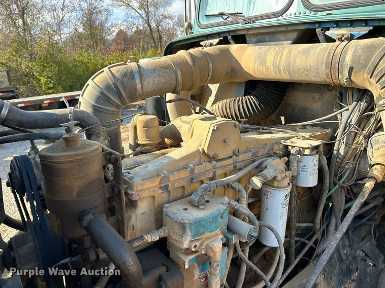 image for item NR9479 1984 Freightliner FLC  dump truck