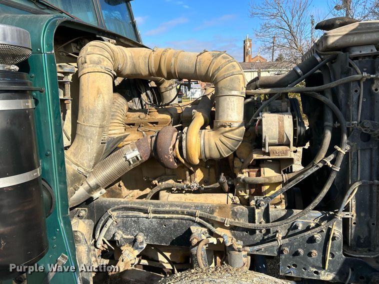 image for item NR9479 1984 Freightliner FLC  dump truck