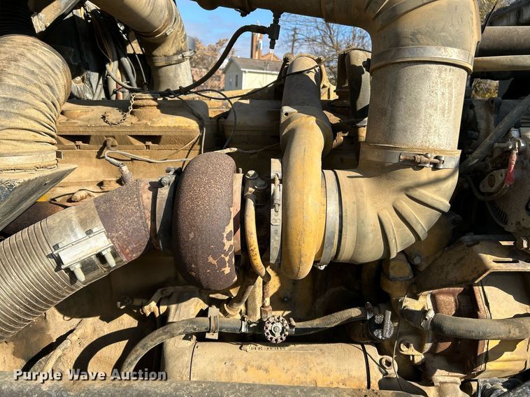 image for item NR9479 1984 Freightliner FLC  dump truck