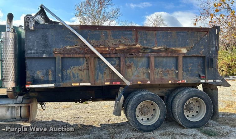 image for item NR9479 1984 Freightliner FLC  dump truck