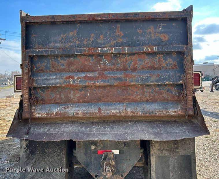 image for item NR9479 1984 Freightliner FLC  dump truck
