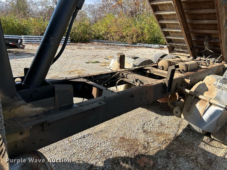 image for item NR9479 1984 Freightliner FLC  dump truck