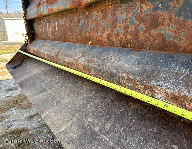 image for item NR9479 1984 Freightliner FLC  dump truck