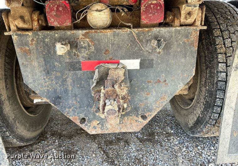 image for item NR9479 1984 Freightliner FLC  dump truck