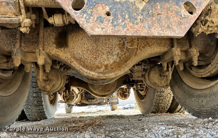 image for item NR9479 1984 Freightliner FLC  dump truck