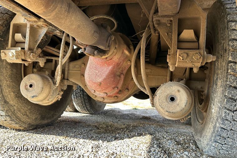 image for item NR9479 1984 Freightliner FLC  dump truck