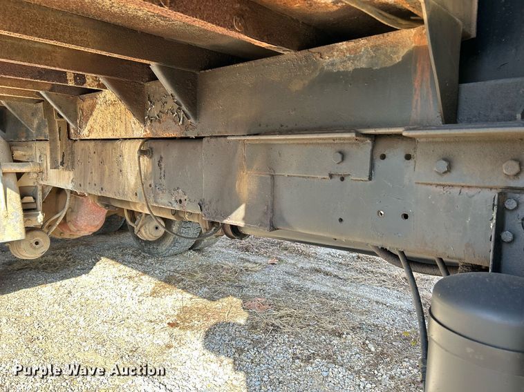 image for item NR9479 1984 Freightliner FLC  dump truck