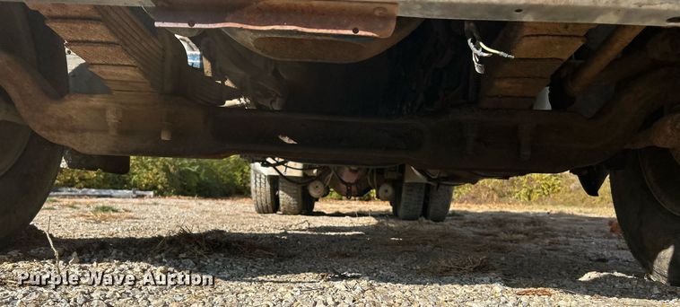 image for item NR9479 1984 Freightliner FLC  dump truck