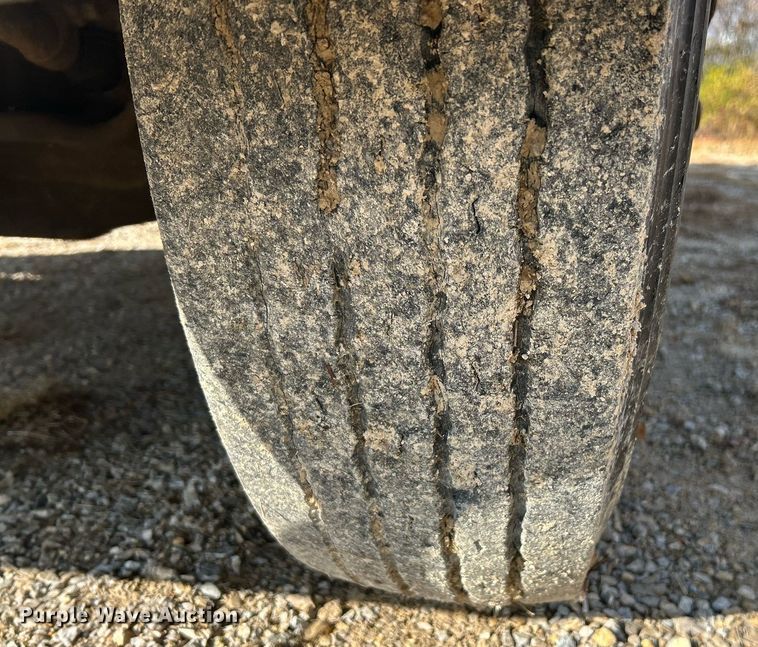 image for item NR9479 1984 Freightliner FLC  dump truck