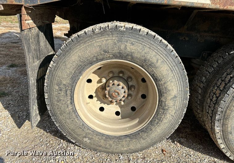 image for item NR9479 1984 Freightliner FLC  dump truck