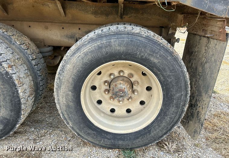 image for item NR9479 1984 Freightliner FLC  dump truck